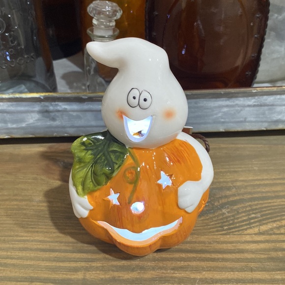Light Up Ghost with Pumpkin - Picture 2 of 7